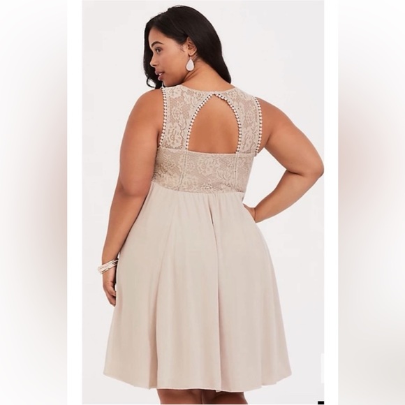 Blush Colored Torrid Size 2 Lace Bust Chiffon Dress - Picture 7 of 9